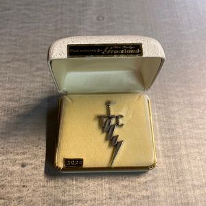 Sterling Elvis Presley TLC pin